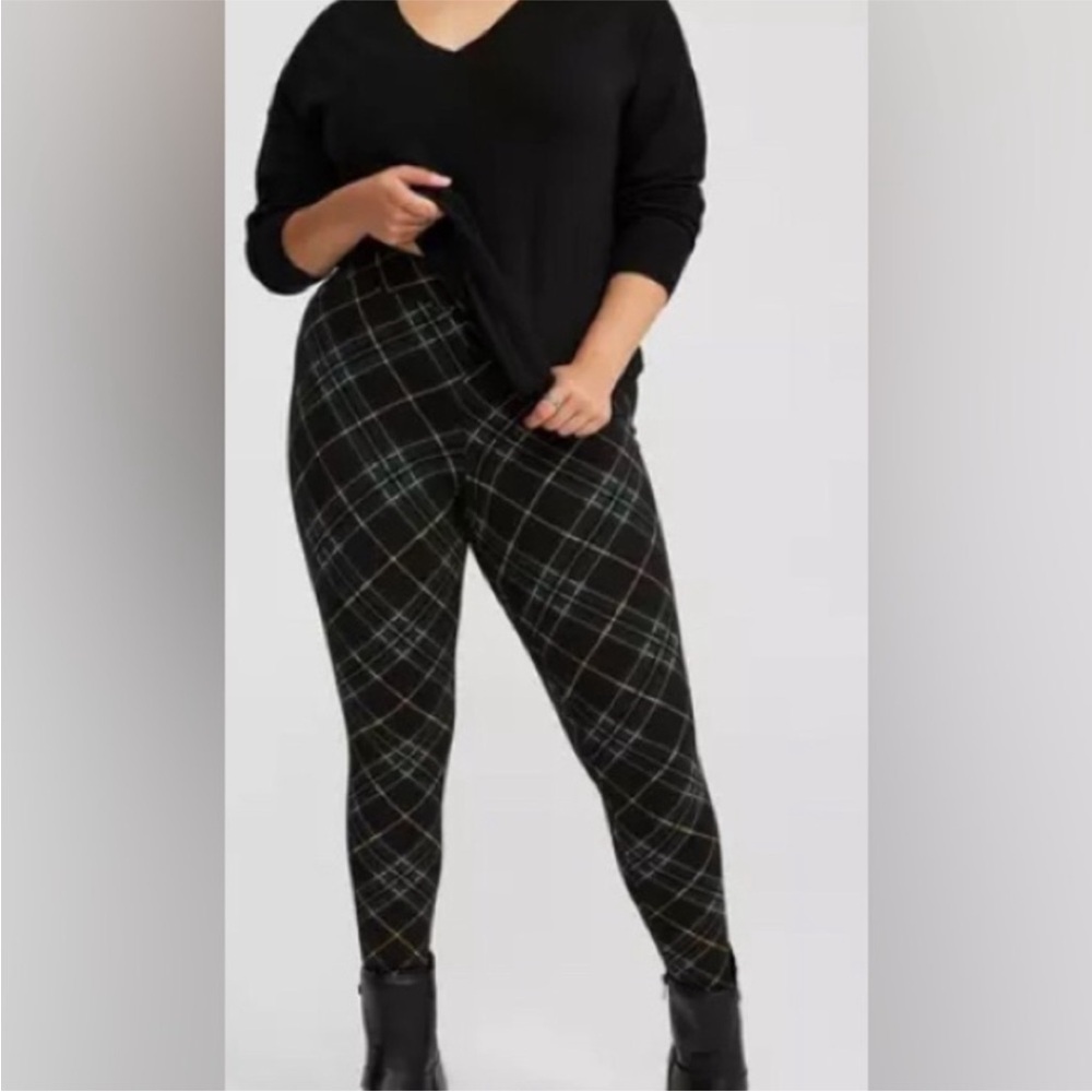 Torrid Plaid leggings with Green and Yellow Pattern